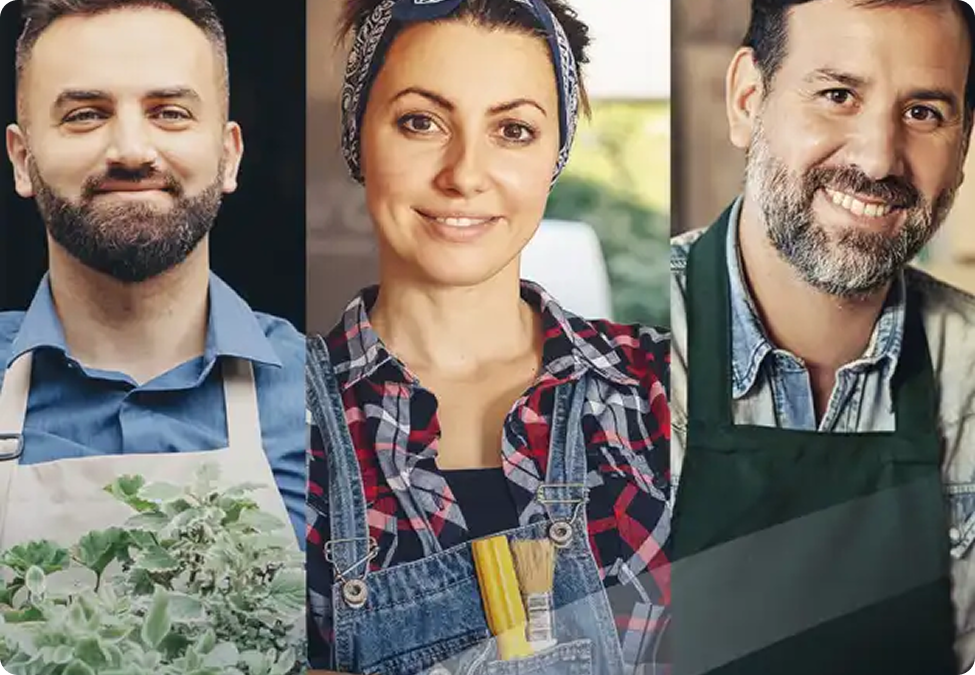 personas de diferentes labores sonriendo KARRY