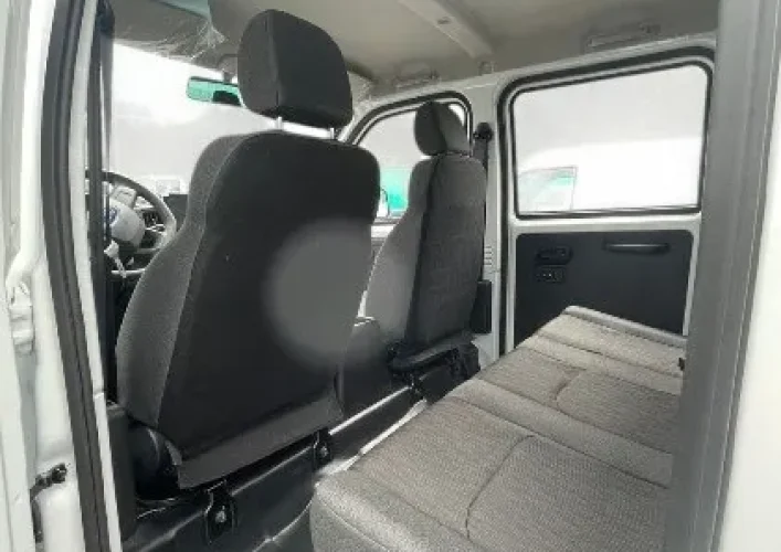 INTERIOR lateral yori